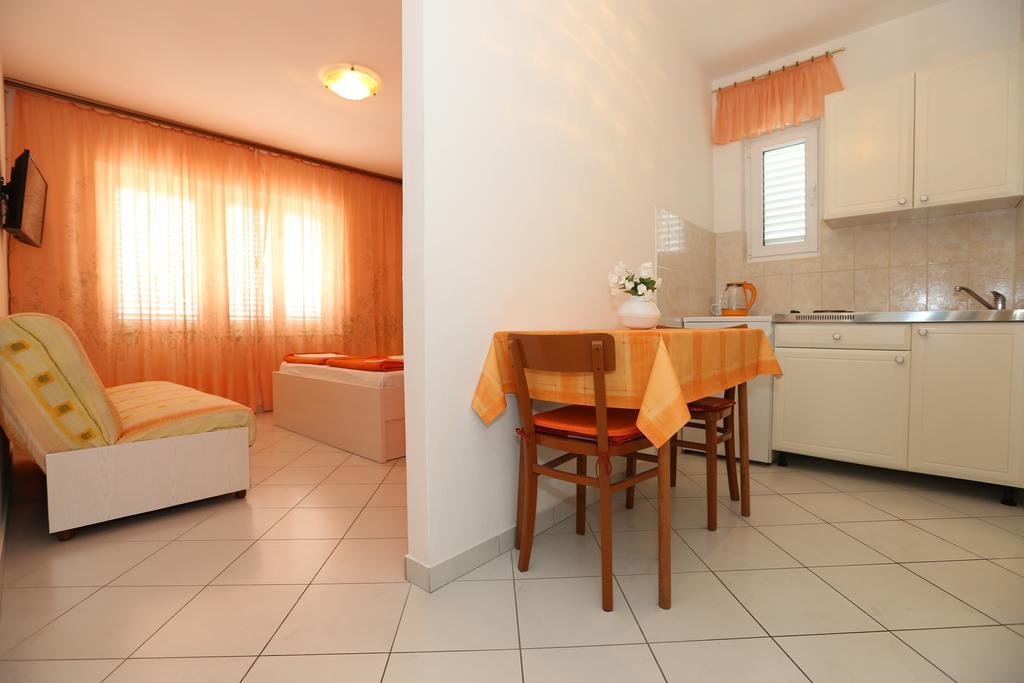 Apartments Ljubica Башка Екстер'єр фото
