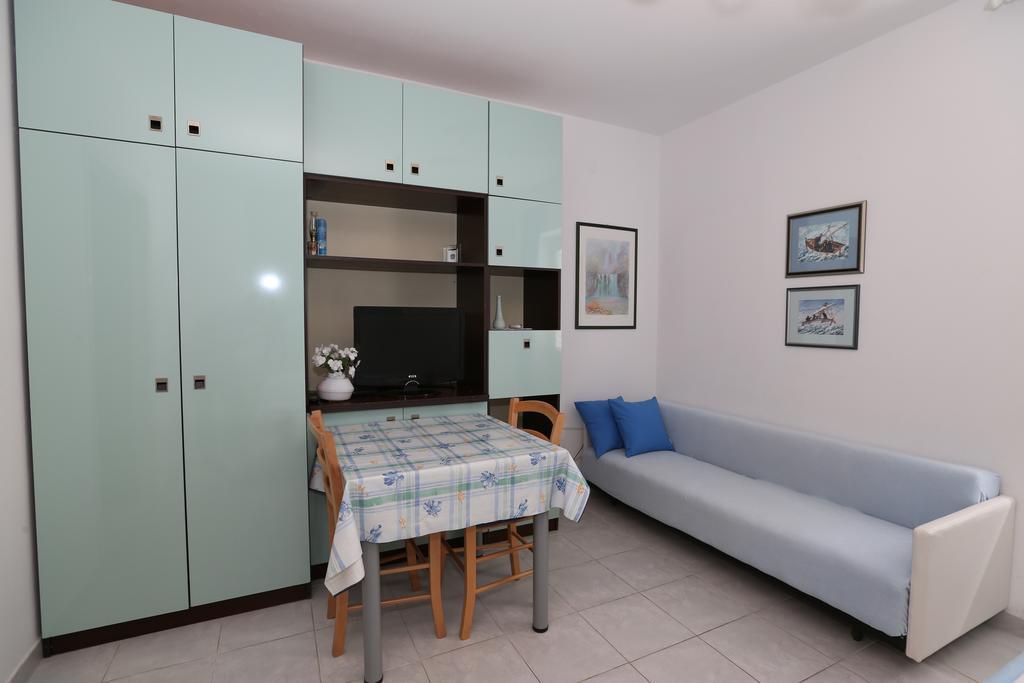 Apartments Ljubica Башка Екстер'єр фото
